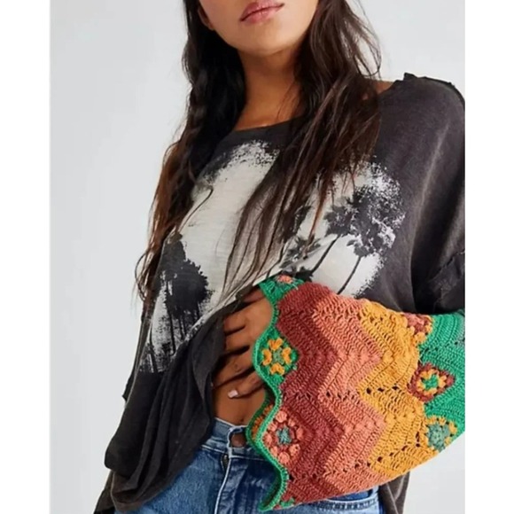 We The Free Tops - We The Free So Edgy Tee Graphic Tee XS/S Charcoal Rare Crochet Sleeve Boho